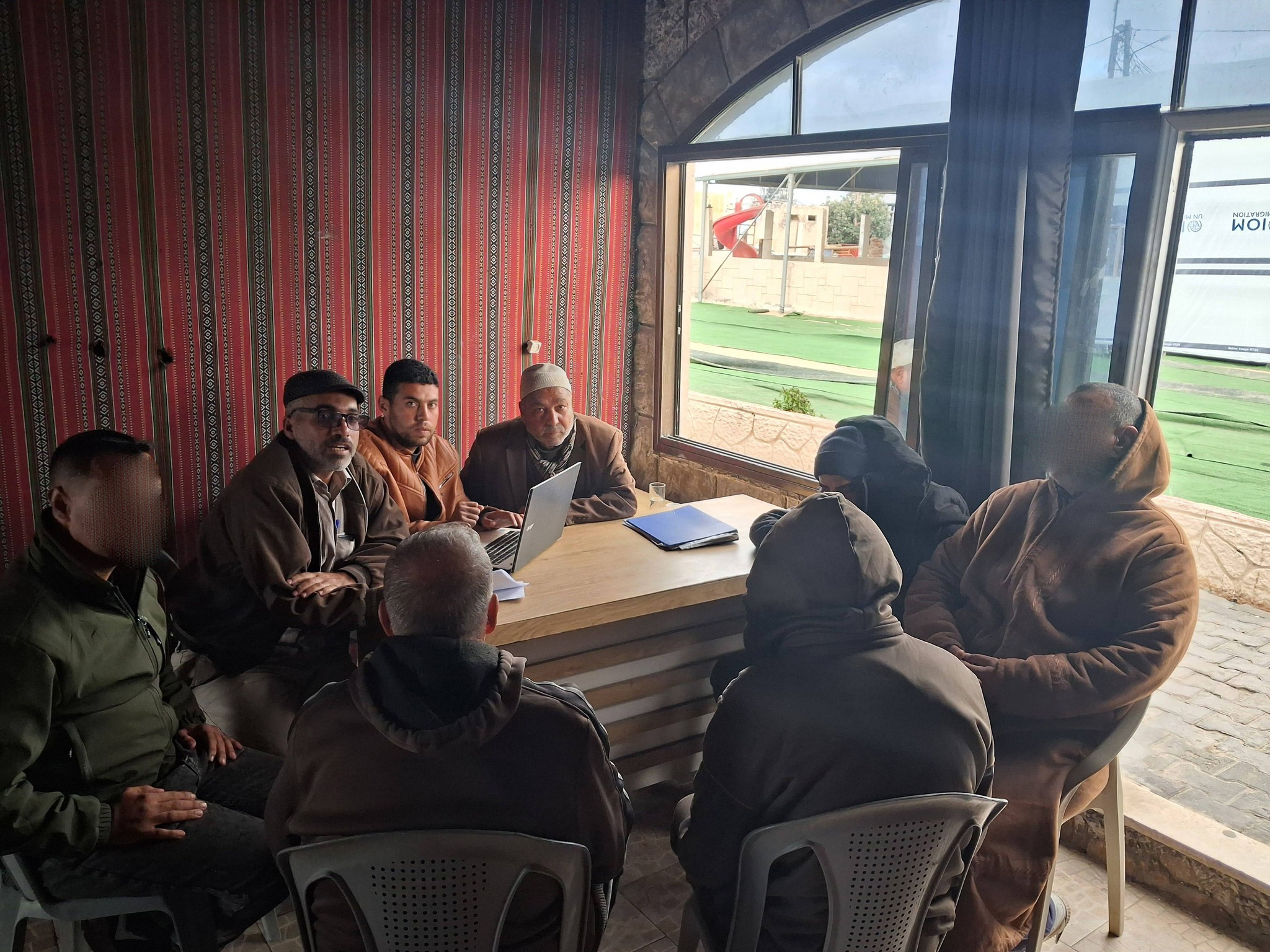 لجنة التحكيم التجاري تنهي نزاعًا ماليًا بين تاجرين بقيمة تجاوزت 70 ألف شيكل